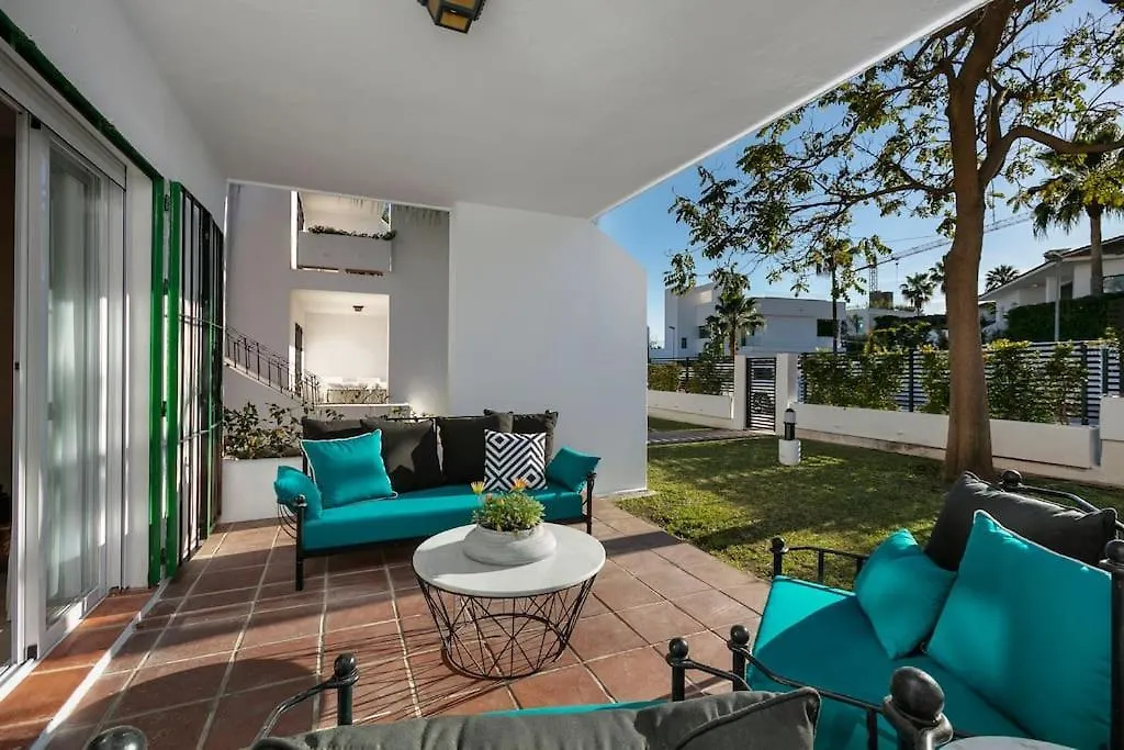 New And Stylish 1 Bedroom Apt By Hard Rock Rdr310 contacts